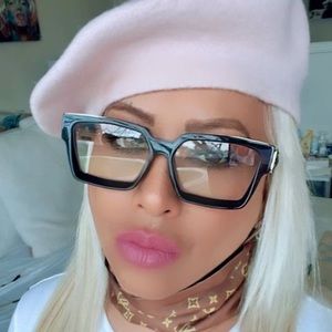 Meet your Posher, Gh